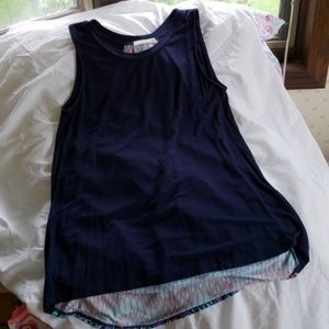 Flowy tank, size small